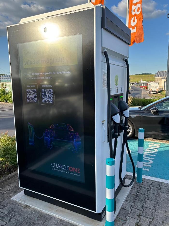 Bilder ChargeOne Ladestation