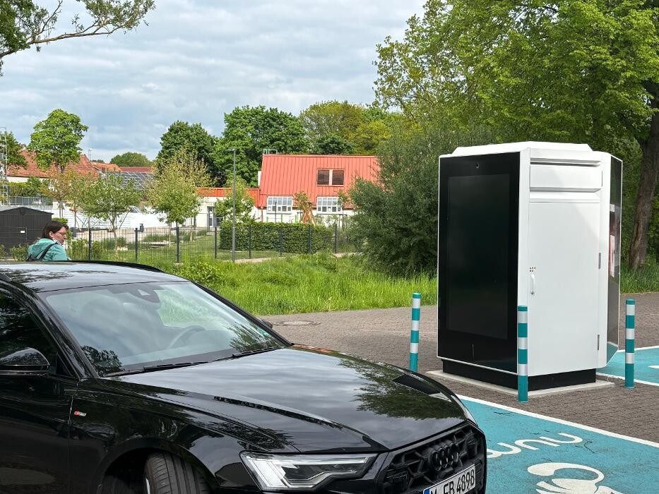 Bilder ChargeOne Ladestation