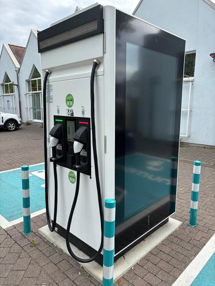 Bilder ChargeOne Ladestation