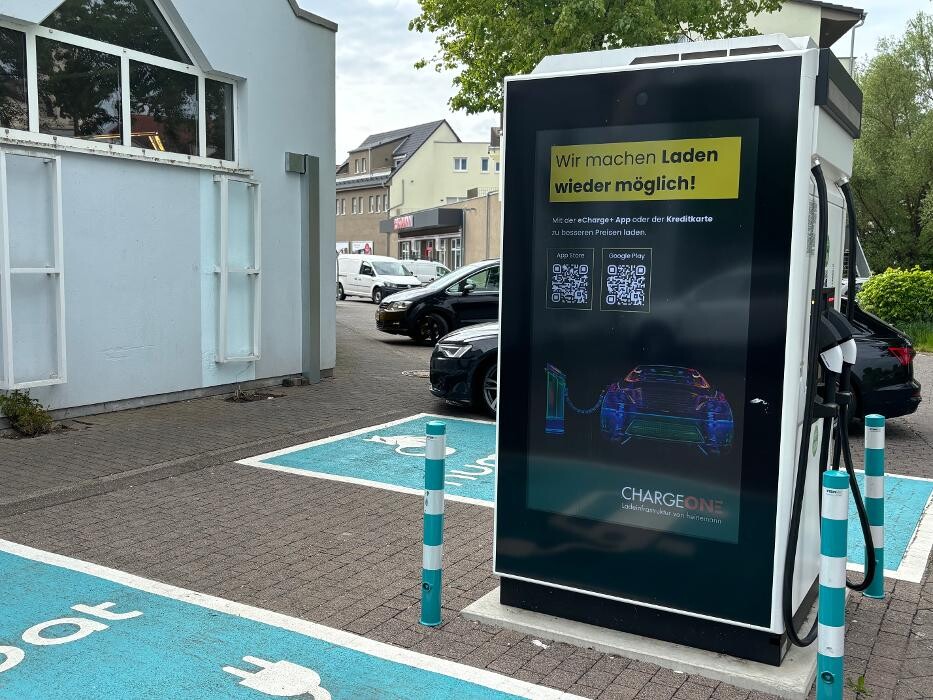 Bilder ChargeOne Ladestation
