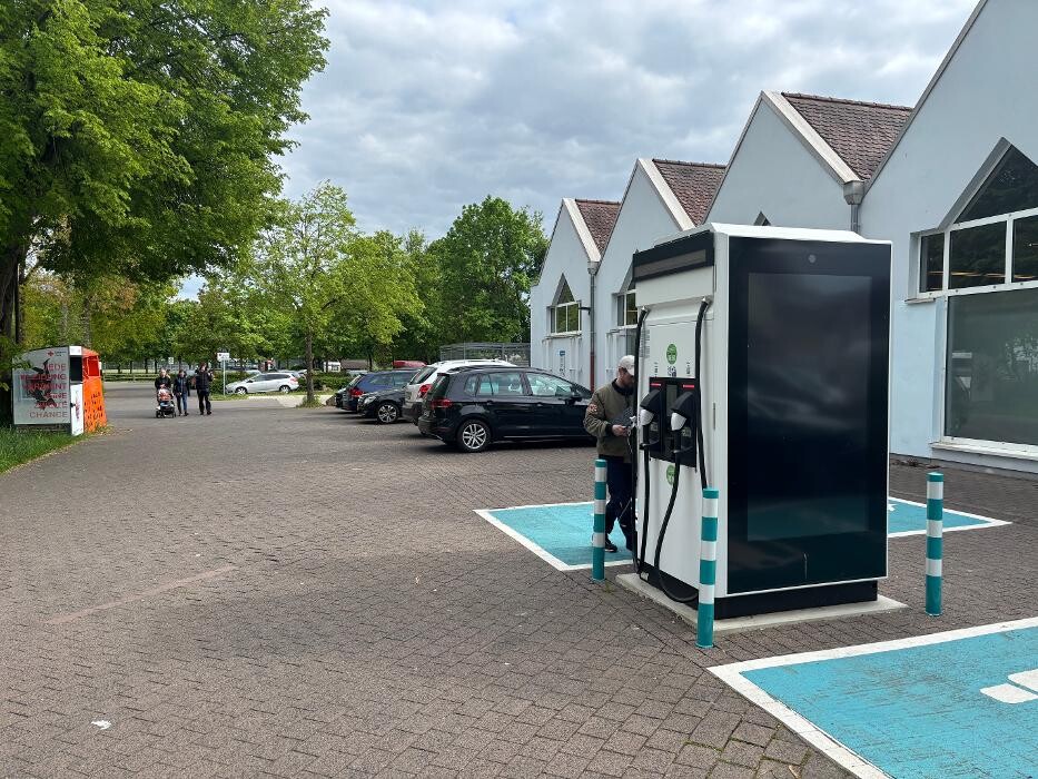 Bilder ChargeOne Ladestation