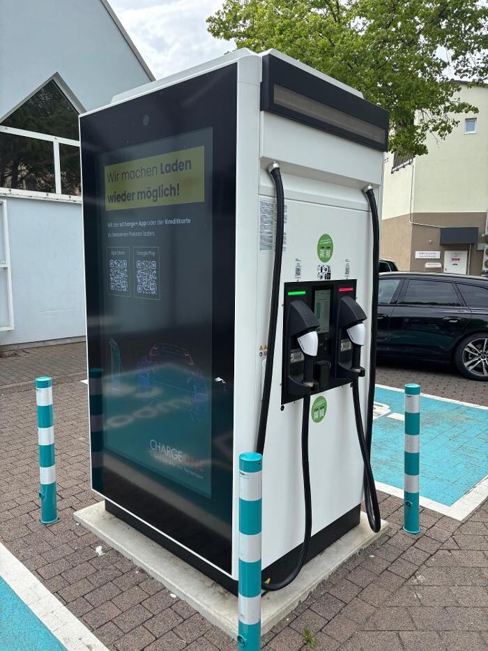 Bilder ChargeOne Ladestation