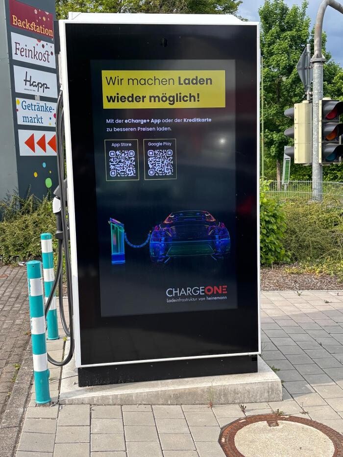 Bilder ChargeOne Ladestation