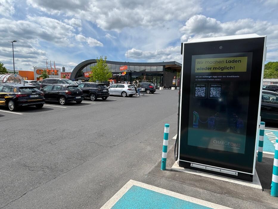 Bilder ChargeOne Ladestation