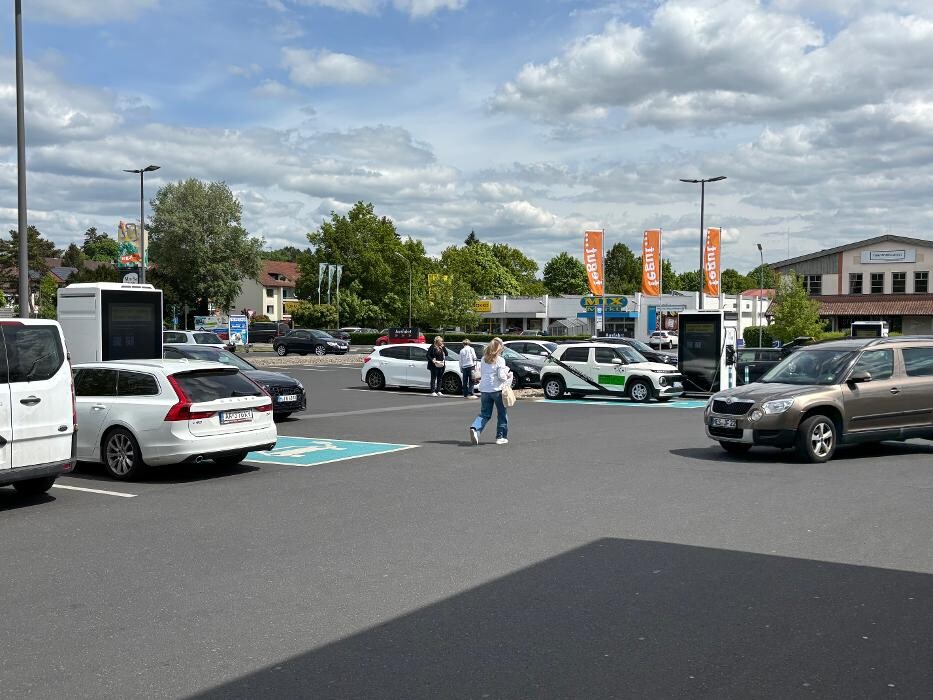 Bilder ChargeOne Ladestation