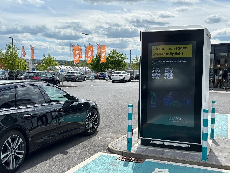 Bilder ChargeOne Ladestation