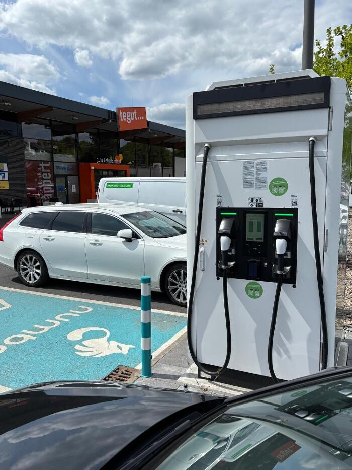 Bilder ChargeOne Ladestation