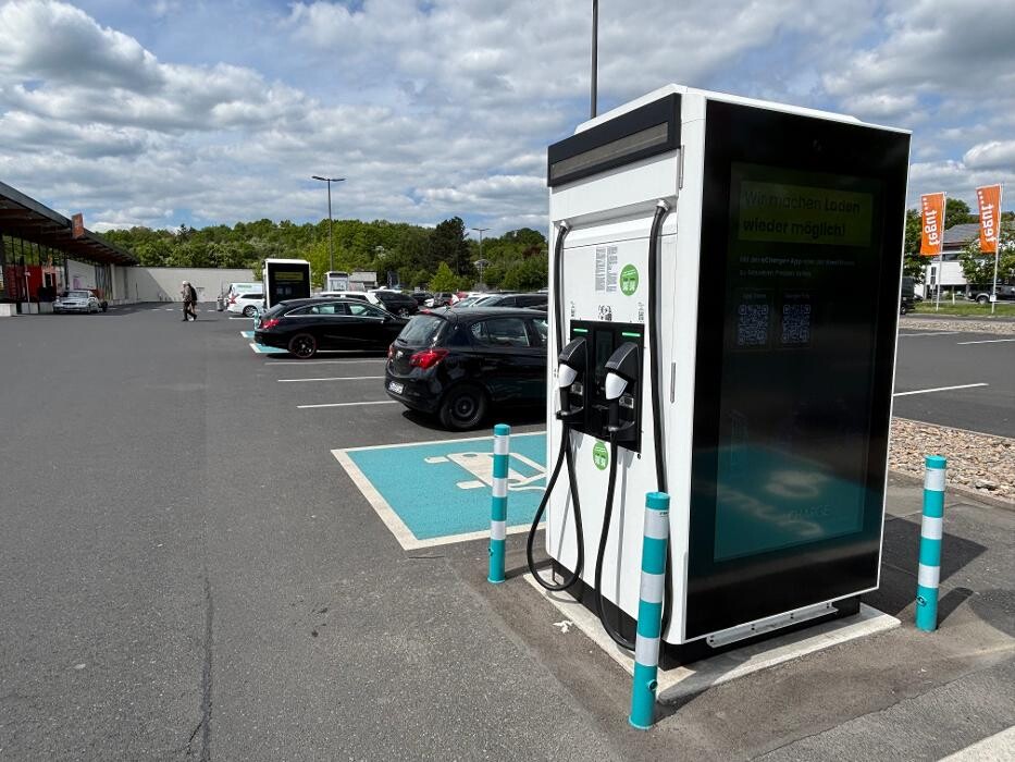 Bilder ChargeOne Ladestation