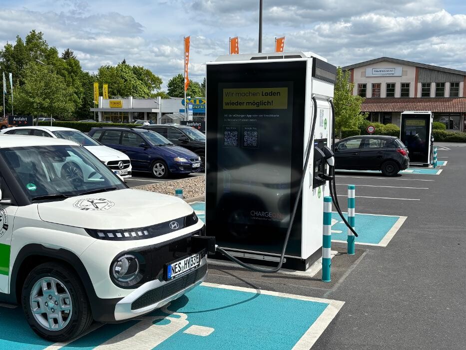 Bilder ChargeOne Ladestation