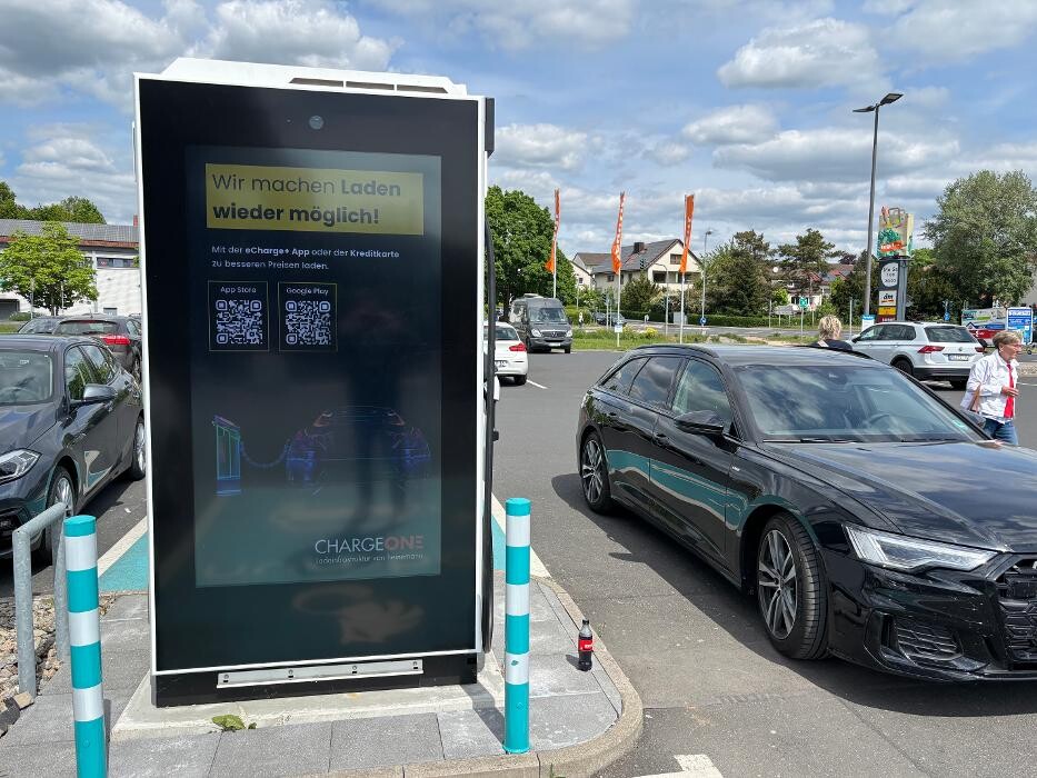 Bilder ChargeOne Ladestation