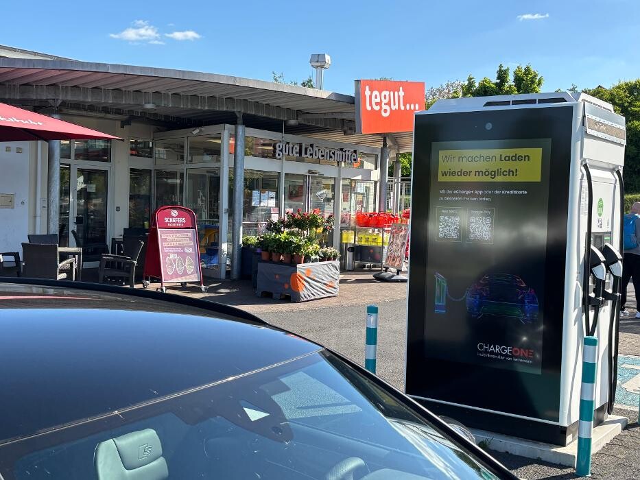 Bilder ChargeOne Ladestation