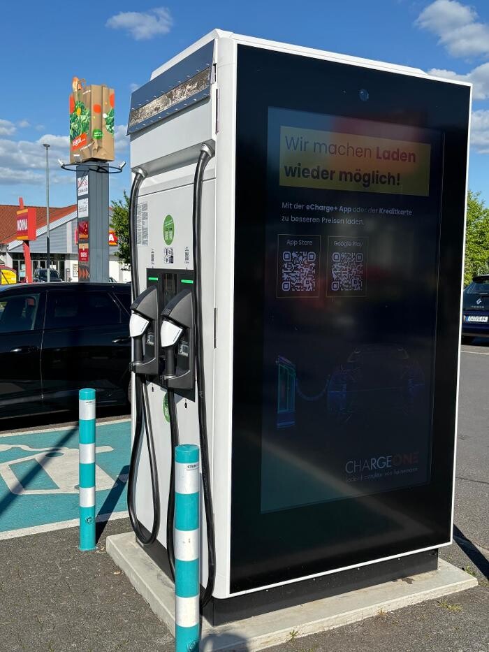 Bilder ChargeOne Ladestation