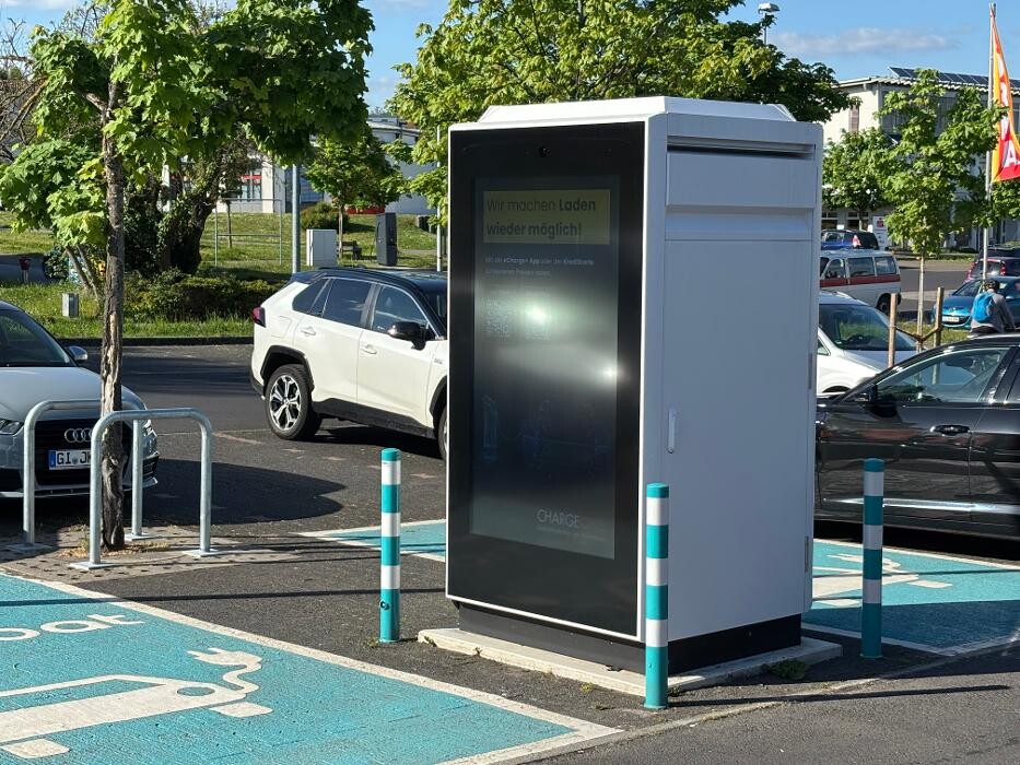 Bilder ChargeOne Ladestation