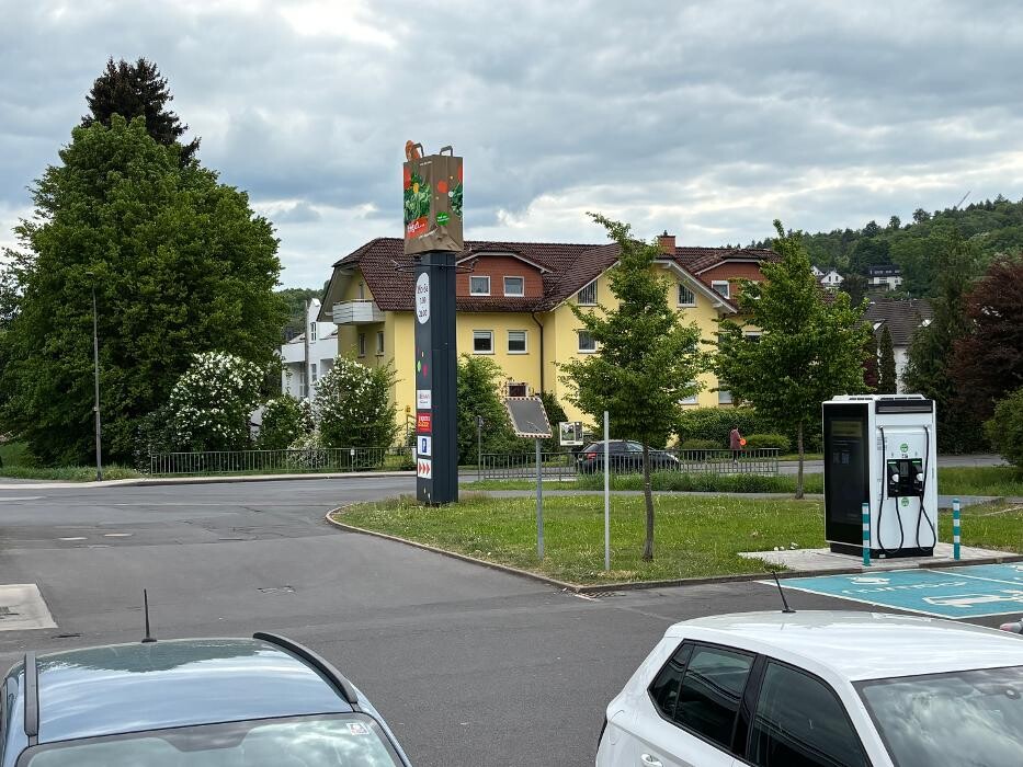 Bilder ChargeOne Ladestation