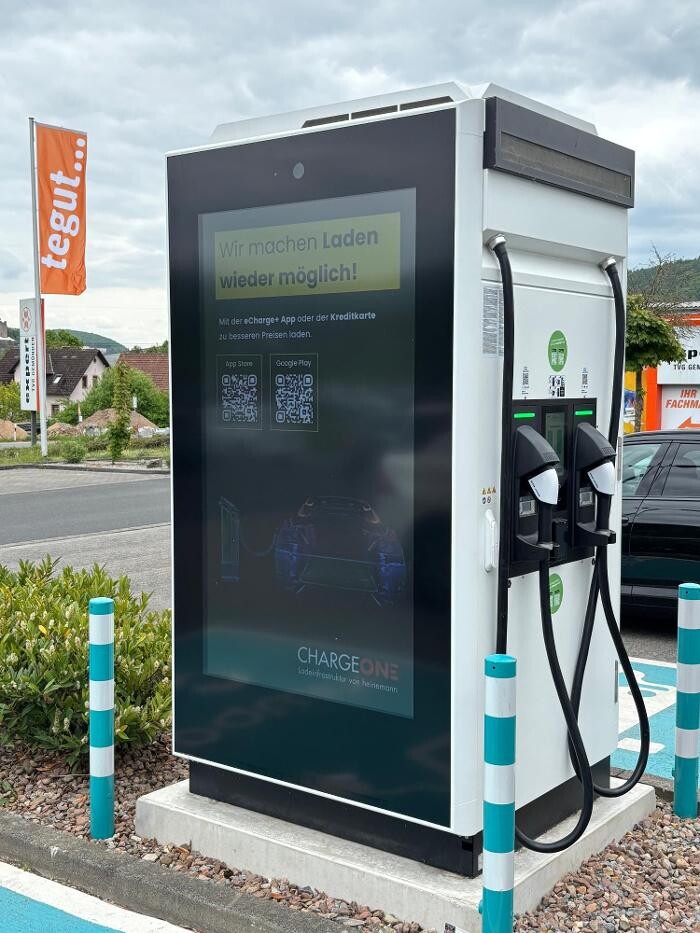 Bilder ChargeOne Ladestation