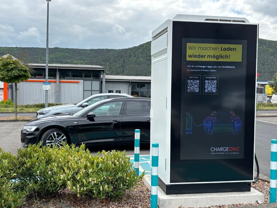 Bilder ChargeOne Ladestation