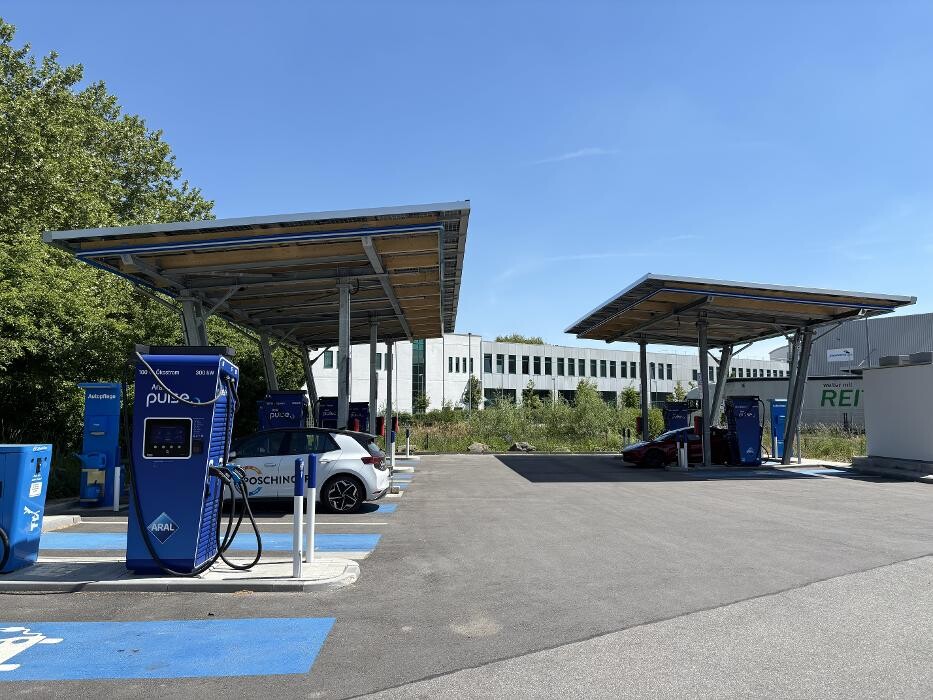 Bilder Aral pulse Ladestation