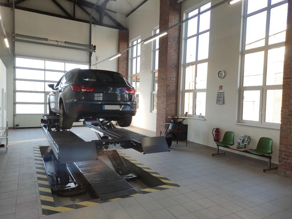 Bilder DEKRA Automobil GmbH Station Leipzig West