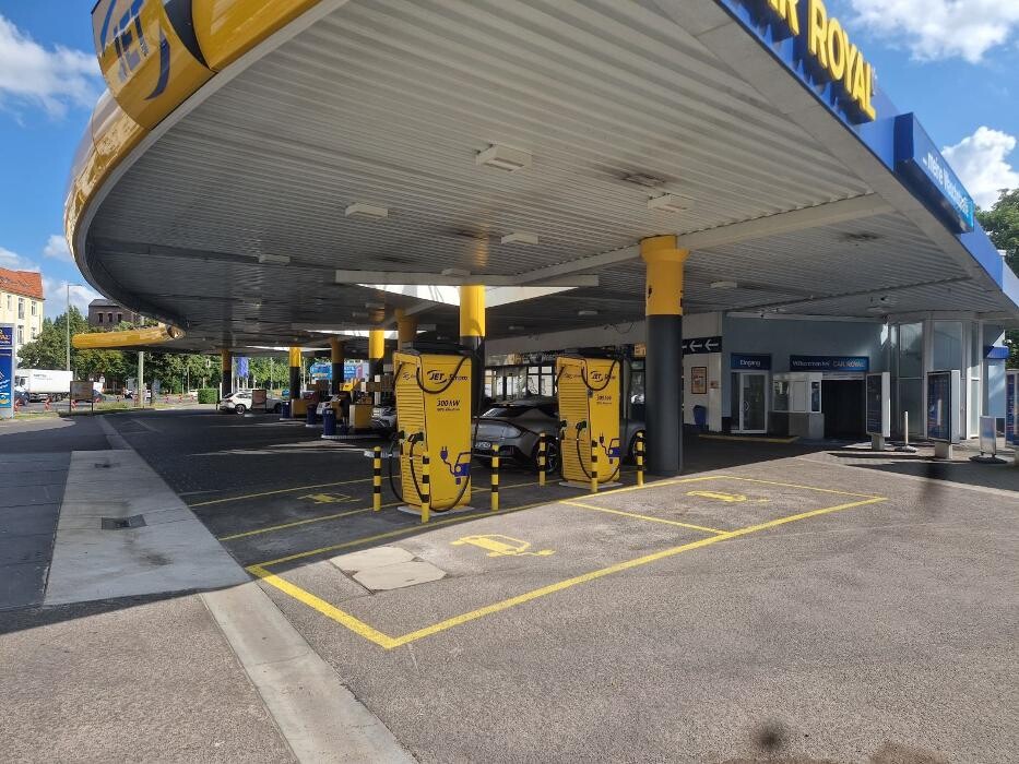 Bilder JET Ladestation