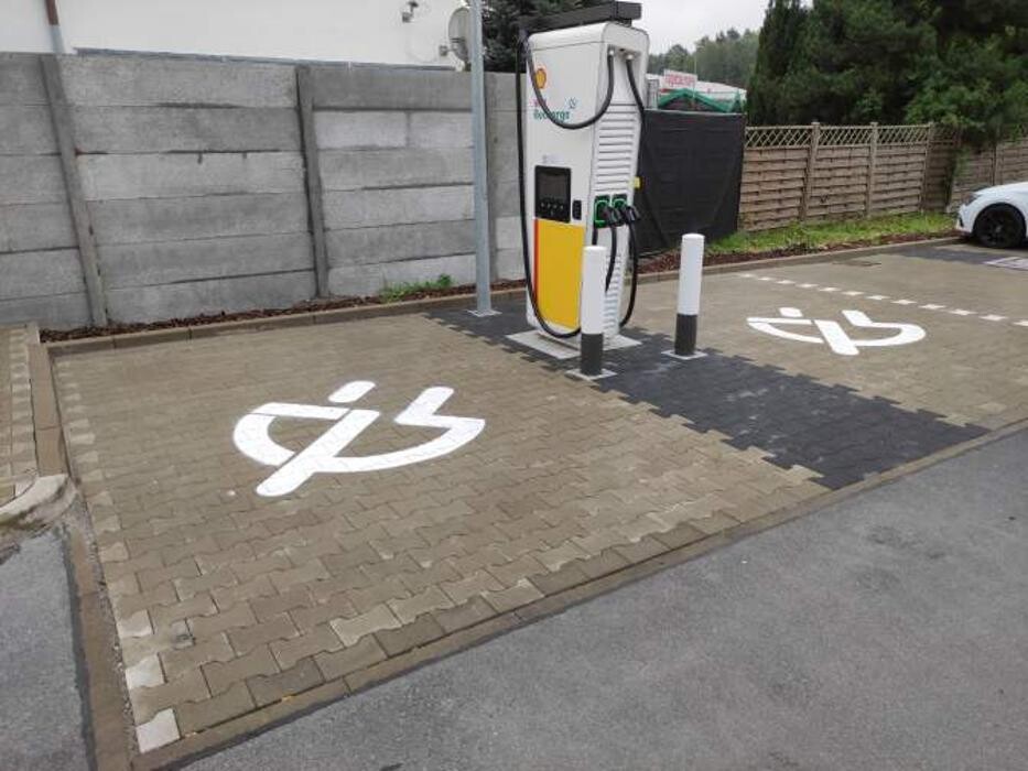 Bilder Shell Recharge Charging Station