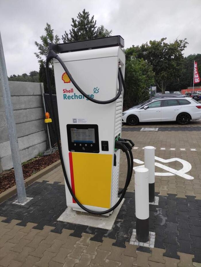 Bilder Shell Recharge Charging Station