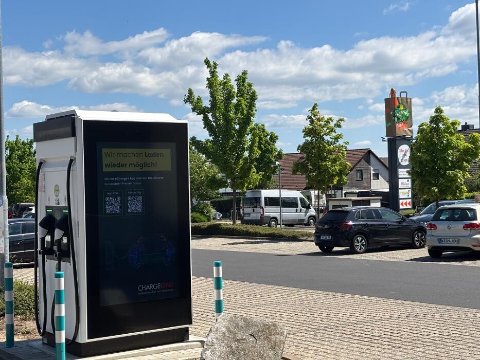 Bilder ChargeOne Ladestation