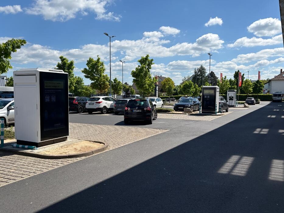 Bilder ChargeOne Ladestation