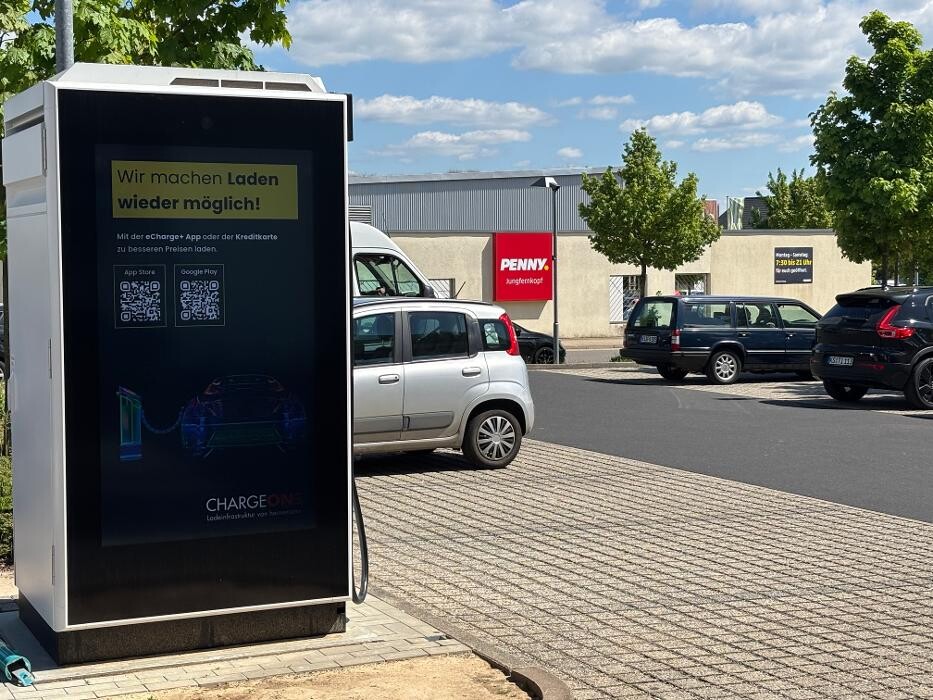 Bilder ChargeOne Ladestation