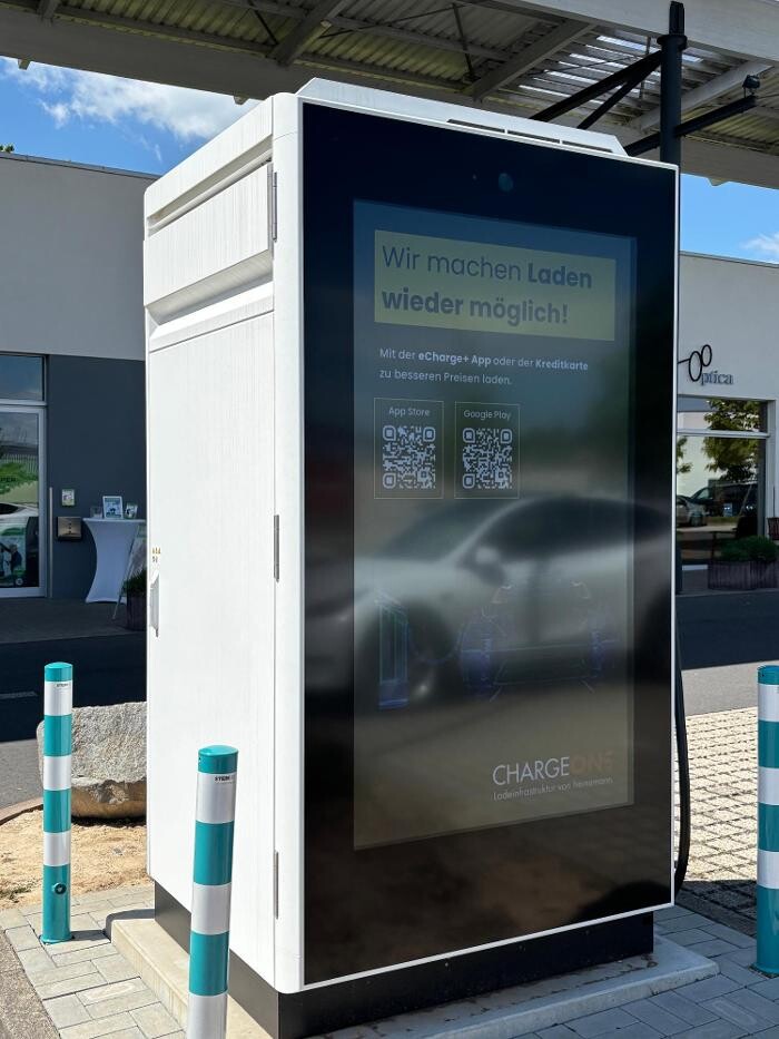 Bilder ChargeOne Ladestation