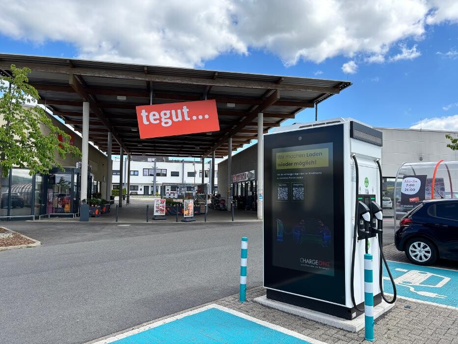 Bilder ChargeOne Ladestation
