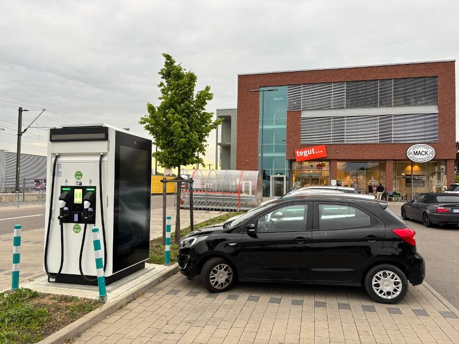 Bilder ChargeOne Ladestation