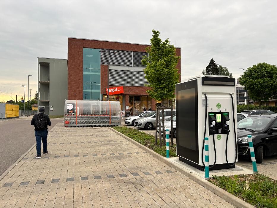 Bilder ChargeOne Ladestation
