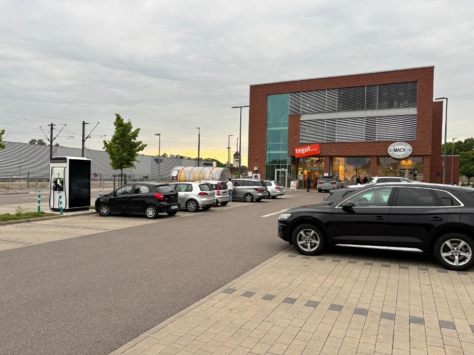 Bilder ChargeOne Ladestation