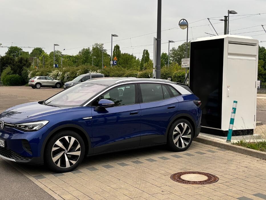 Bilder ChargeOne Ladestation
