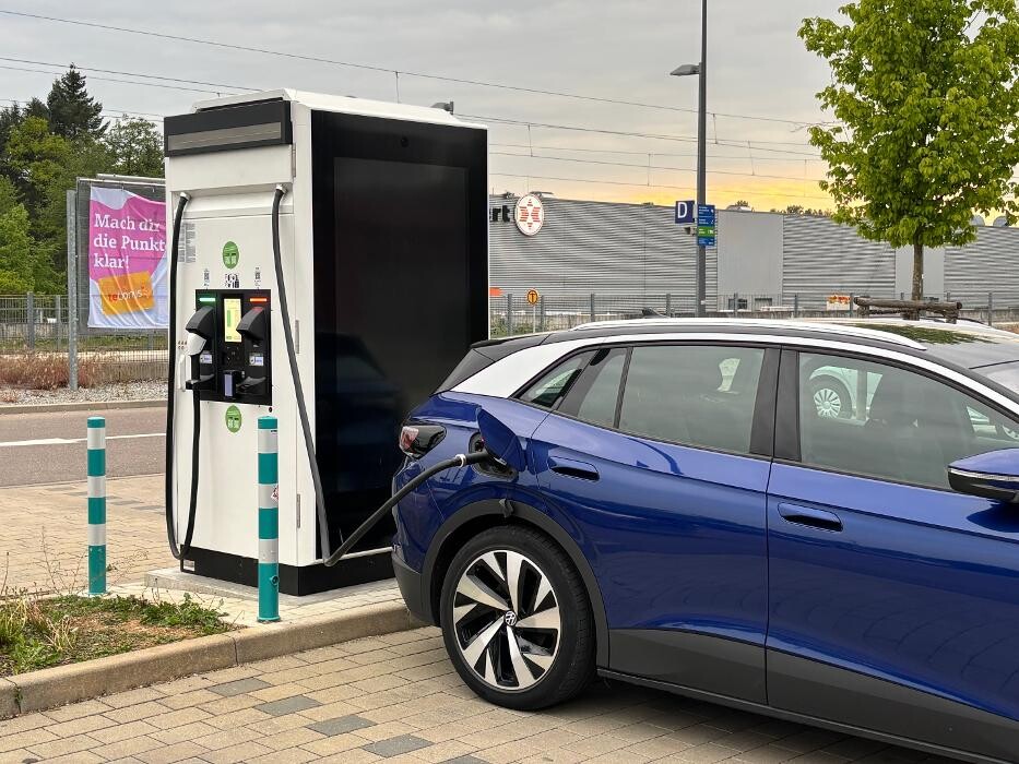 Bilder ChargeOne Ladestation