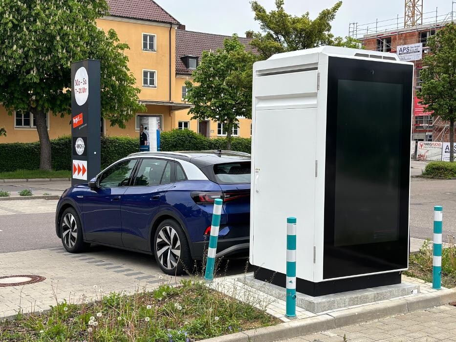 Bilder ChargeOne Ladestation