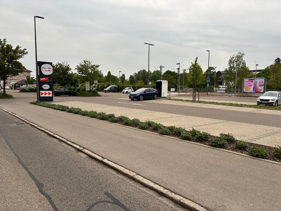 Bilder ChargeOne Ladestation
