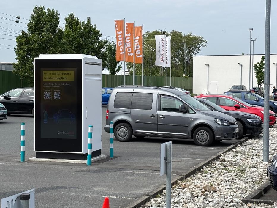 Bilder ChargeOne Ladestation