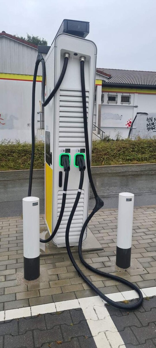 Bilder Shell Recharge Charging Station