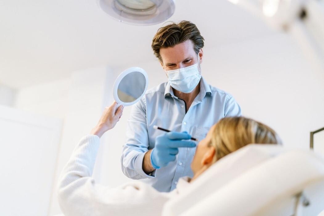 Dr. Philip Metz Plastische und Ästhetische Chirurgie Augsburg Logo