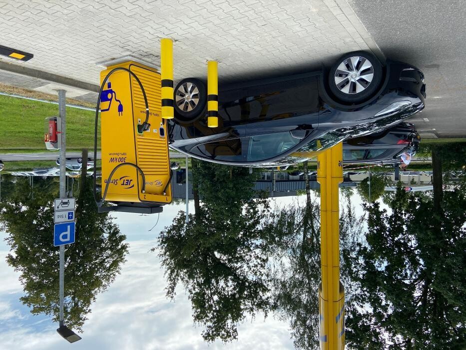 Bilder JET Ladestation