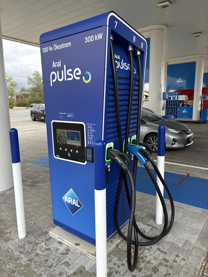 Bilder Aral pulse Ladestation