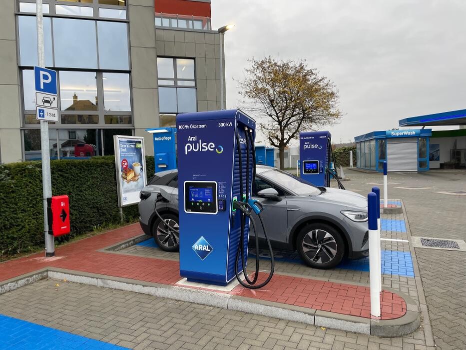 Bilder Aral pulse Ladestation