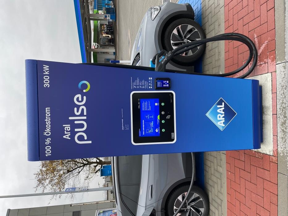 Bilder Aral pulse Ladestation