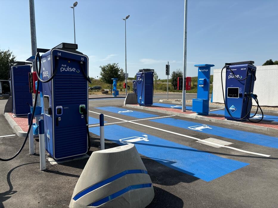 Bilder Aral pulse Ladestation