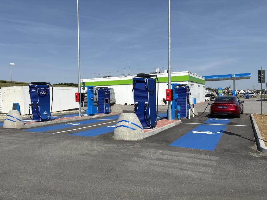 Bilder Aral pulse Ladestation