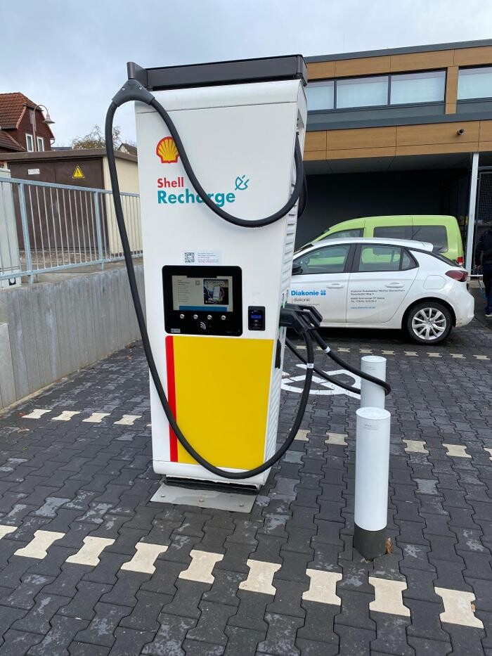 Bilder Shell Recharge Charging Station