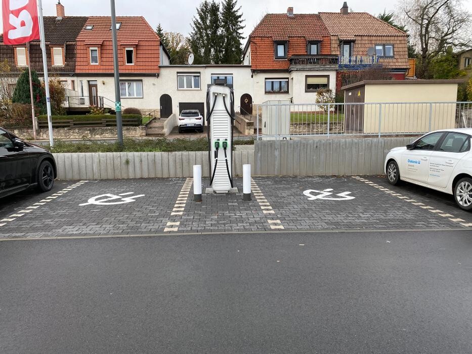 Bilder Shell Recharge Charging Station