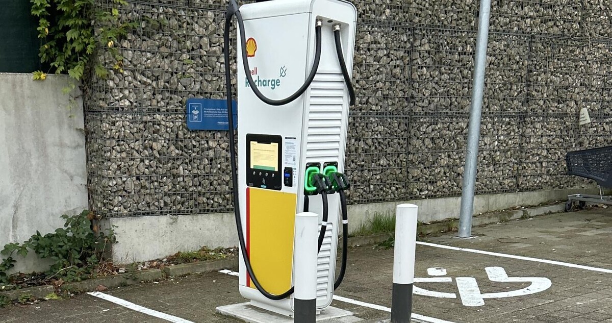Bilder Shell Recharge Charging Station