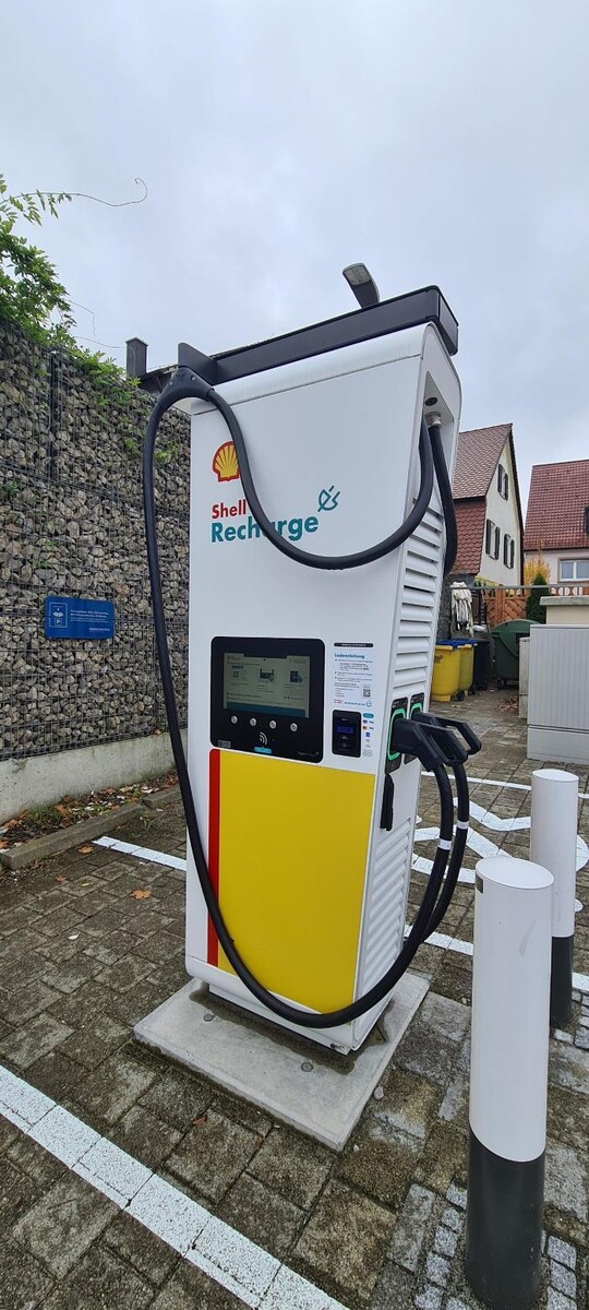 Bilder Shell Recharge Charging Station